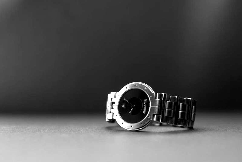 Minimal steel watch